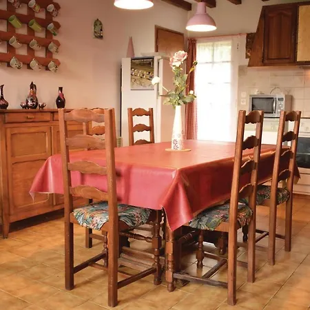 2 Bedroom Beautiful In Ferienhaus