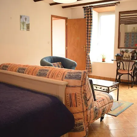 2 Bedroom Beautiful In Ferienhaus *