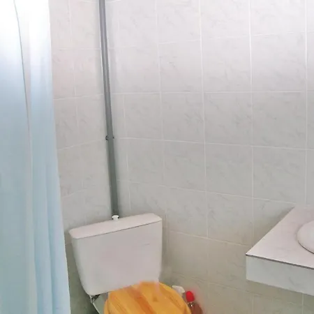 2 Bedroom Beautiful In Ferienhaus *